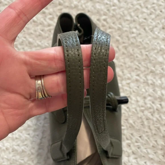 Longchamp Roseau Essential M Tote bag Khaki - Leather - Picture 8 of 16